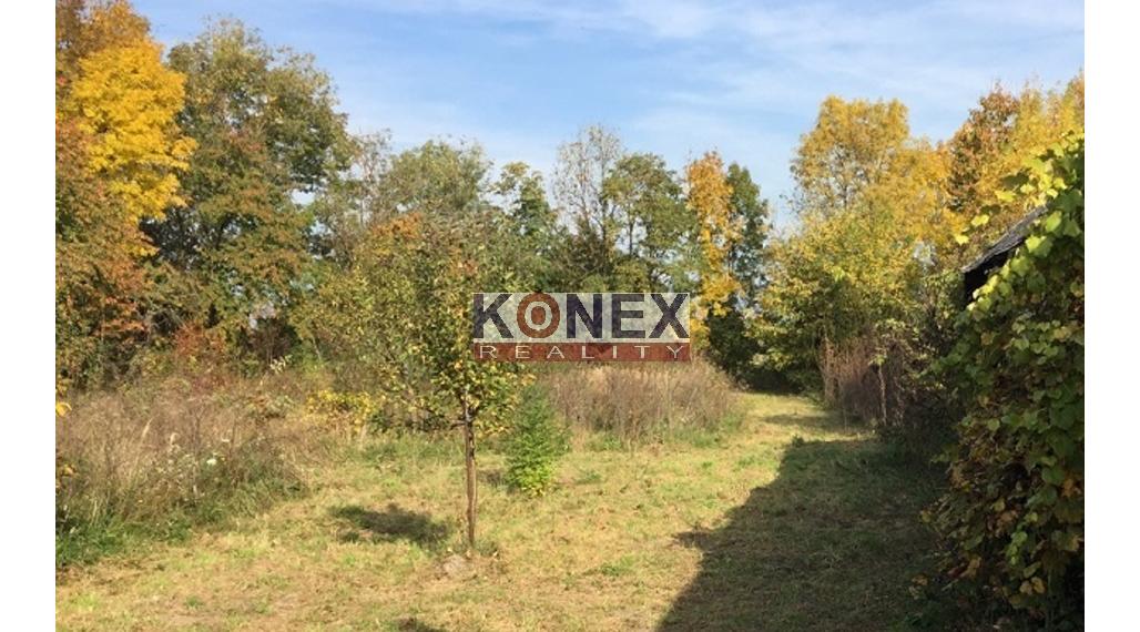 Menší pozemok pri obci Kaluža ( 105 m2)