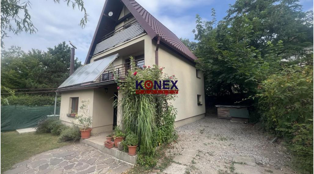 Poschodová rekreačná chata nad Kalužou