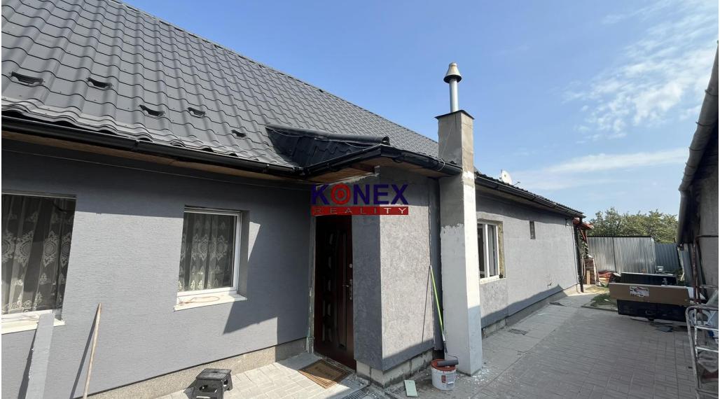 NA PREDAJ Pekný rodinný dom v meste Sečovce