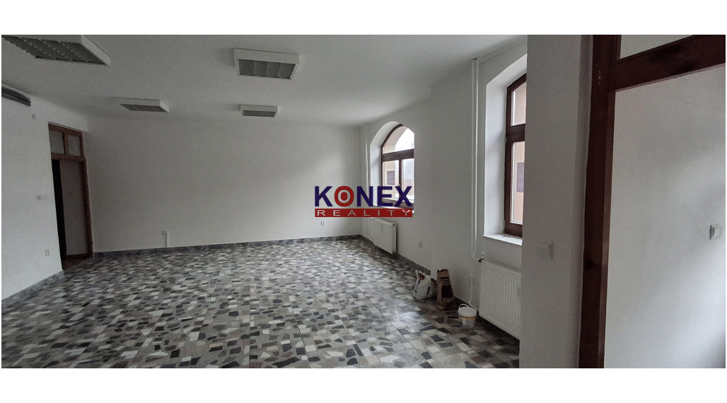 OBCHODNÝ PRIESTOR v meste SOBRANCE na PRENÁJOM