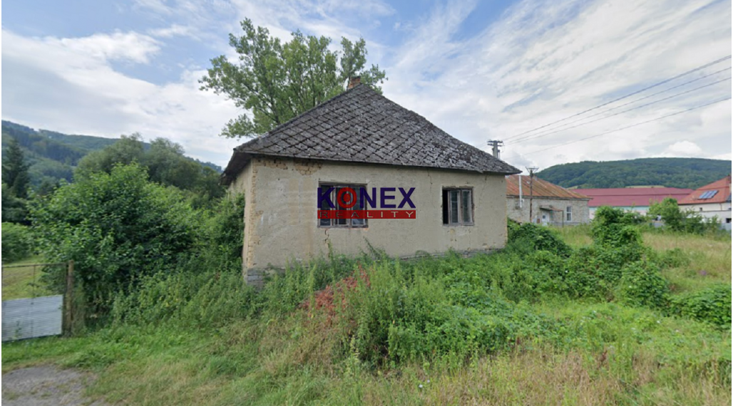 NA PREDAJ! Pozemok so starým rodinným domom v malebnej obci Ubľa