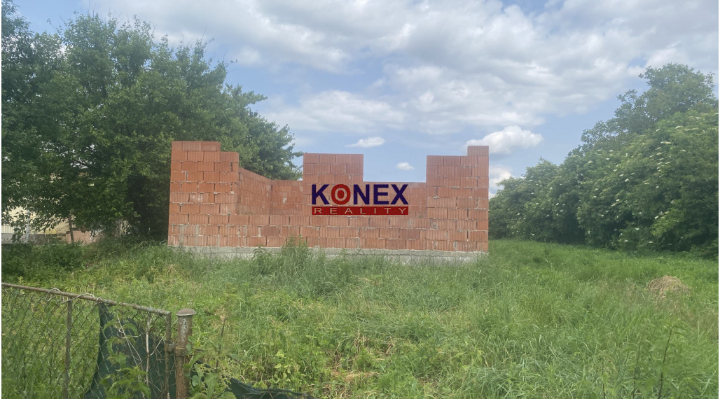 Malý domček, rozostavaná stavba a pozemok – BEŽOVCE