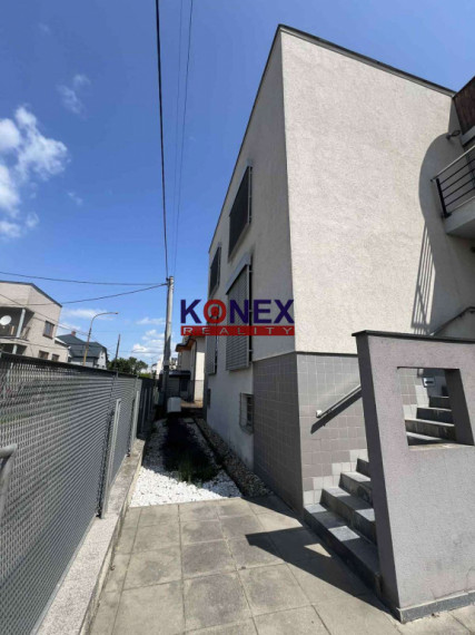 NA PREDAJ –  Exkluzívny rodinný dom v meste Trebišov