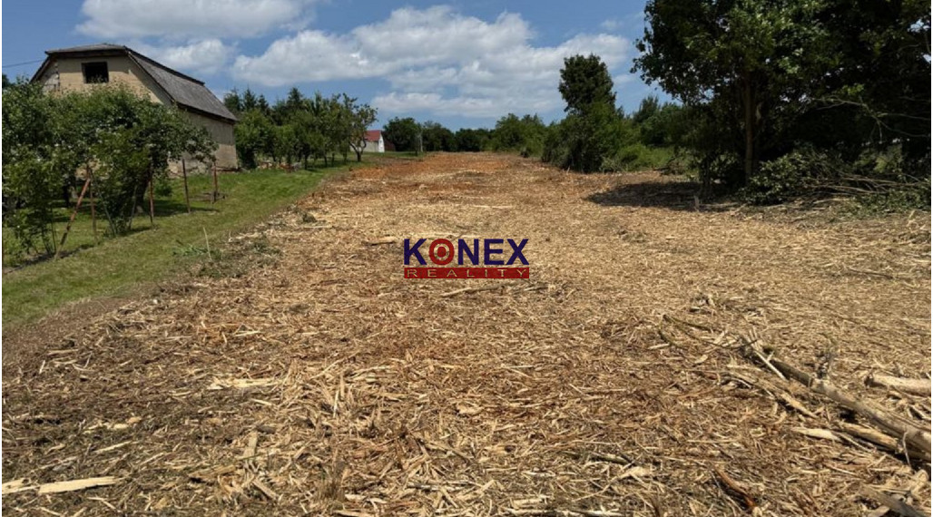 NA PREDAJ –  pozemok v obci LUHYŇA