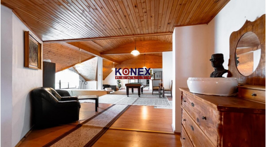 🌟 Exkluzívny historický kaštieľ s ubytovacími kapacitami a súkromným parkom 🌟