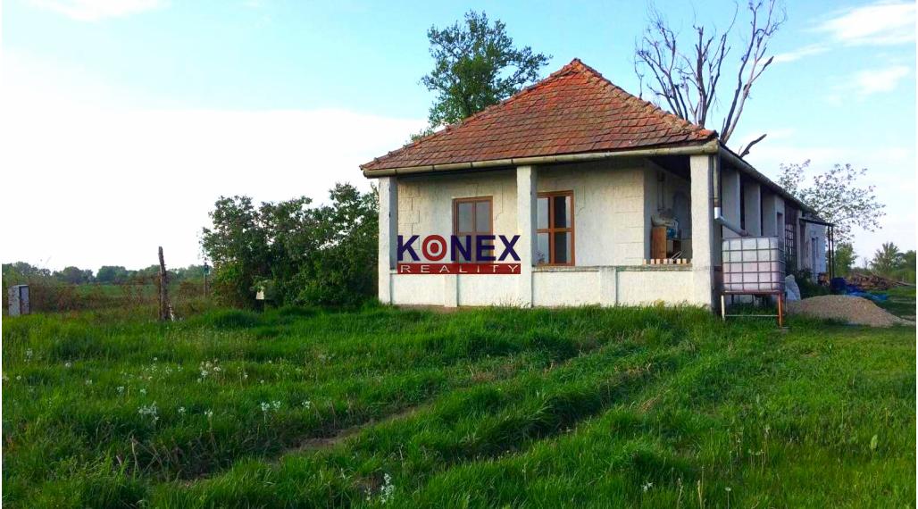 Gazdovský dom s rozľahlým pozemkom – obec Rad