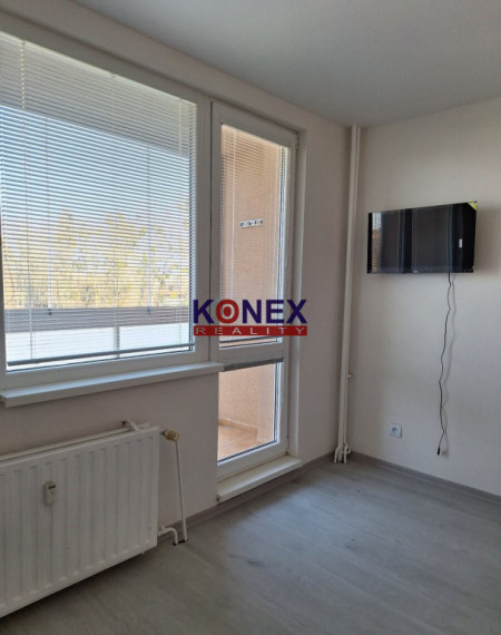 ZRENOVOVANÝ 2-izbový byt ČIERNA NAD TISOU