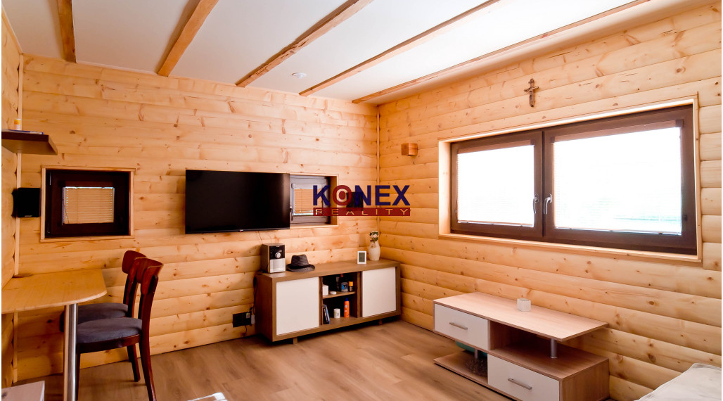ID-3335 REKREAČNÁ CHATA na VINNOM JAZERE na predaj