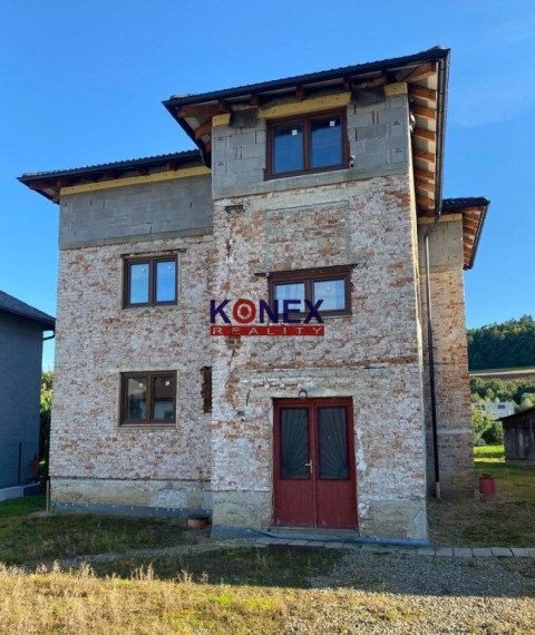 ID-3375 NA PREDAJ Trojpodlažný rodinný dom na skok od PREŠOVA