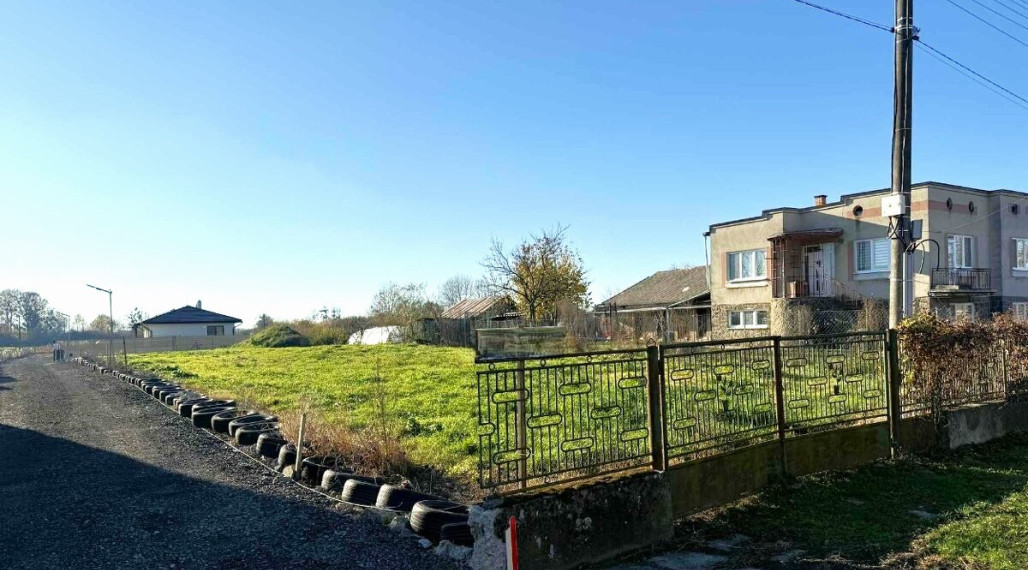 ID-3564 NA PREDAJ – POZEMOK v obci Kapušianske Kľačany