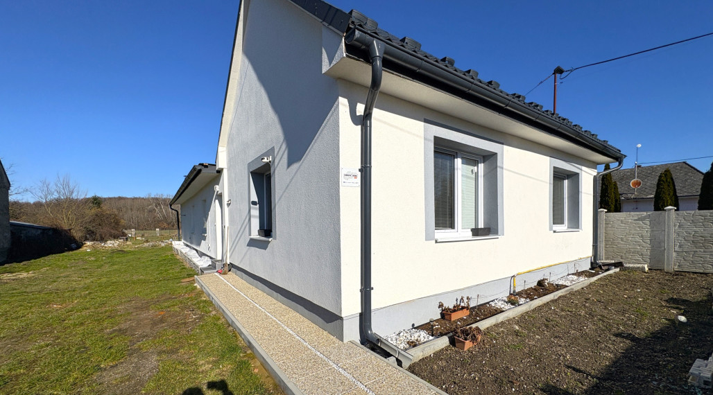 ID-3317 Zrekonštruovaný rodinný dom blízko Sobraniec