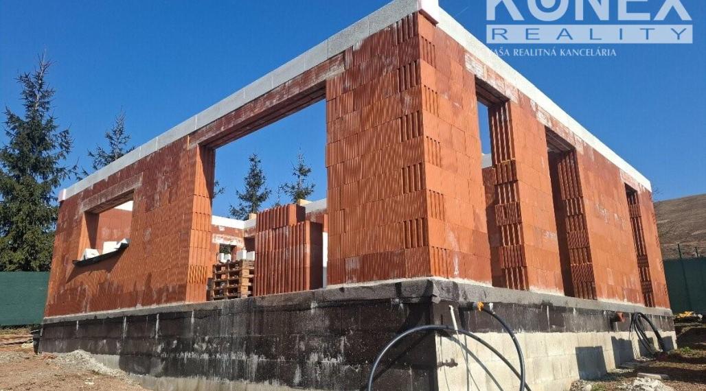 ID-3588 POZEMOK s rozostavanou stavbou PROSAČOV