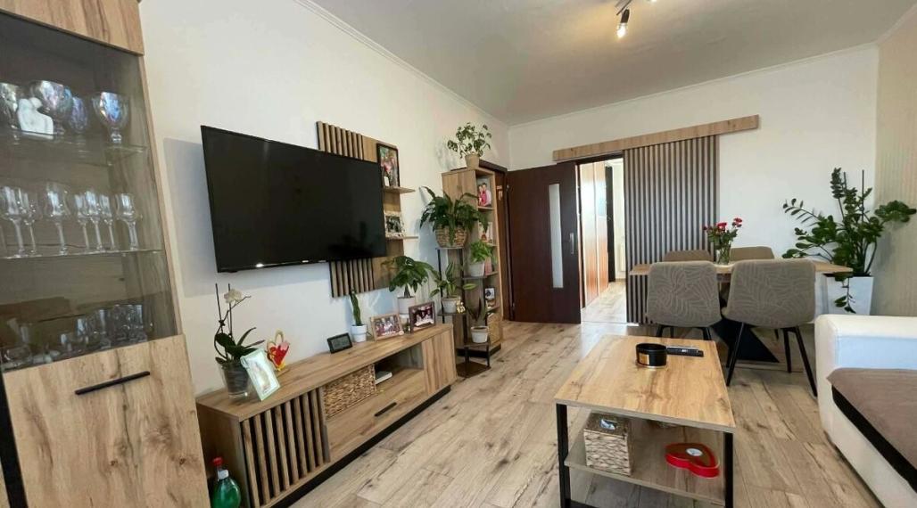 ID-3635 NA PREDAJ – Pekný 3-izbový byt KRÁĽOVSKÝ CHLMEC