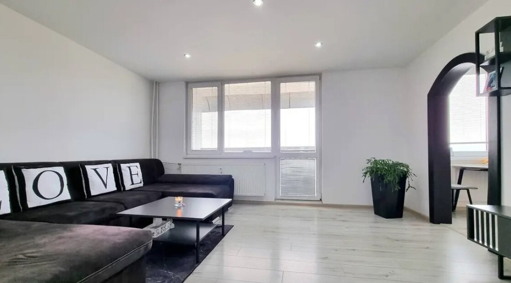 ID-3679 NA PREDAJ –  Zrekonštruovaný 3 izbový byt Trebišov