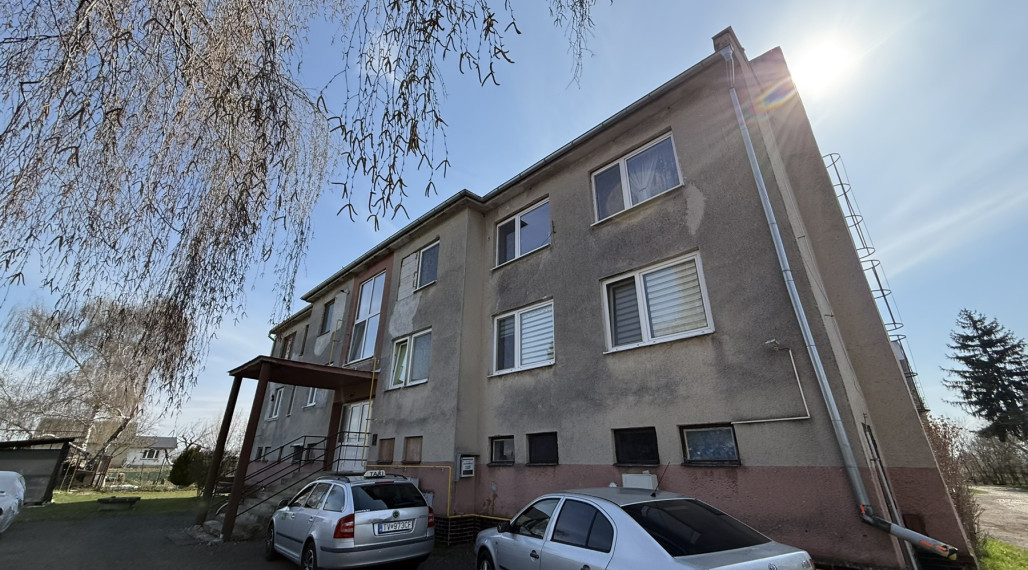 ID-3715 NA PREDAJ 2-izbový byt BRACOVCE