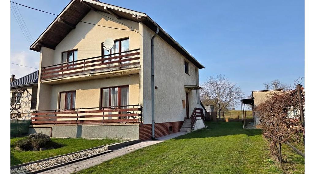 ID-3796 Rodinný dom s krásnym pozemkom – CABOV – NA PREDAJ