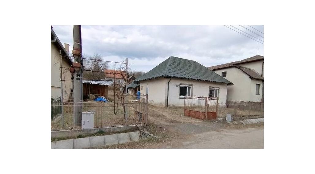 ID-3811 Rodinný dom neďaleko mesta Krupina – Bzovík