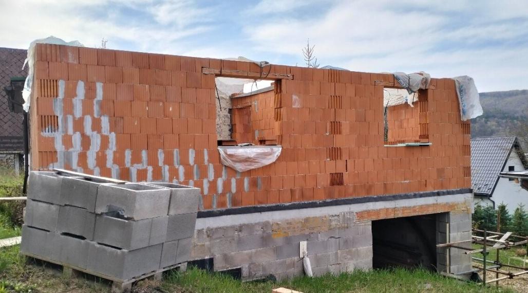 ID-3832 Rozostavaná chata s pozemkom – NOVÁ KELČA