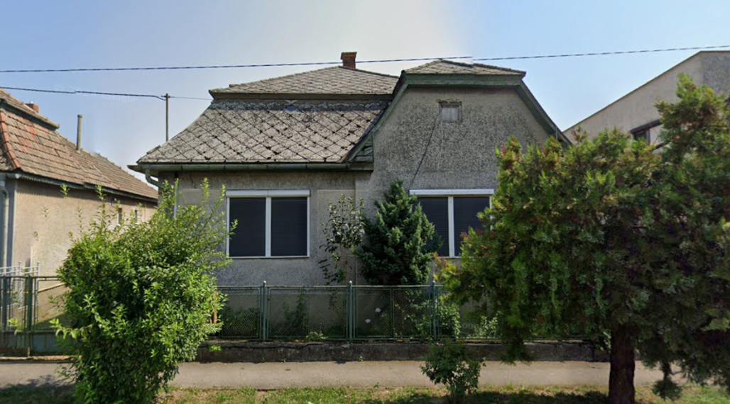 ID-3860 NA PREDAJ: TEHLOVÝ rodinný dom s 20-árovým pozemkom – Poľany