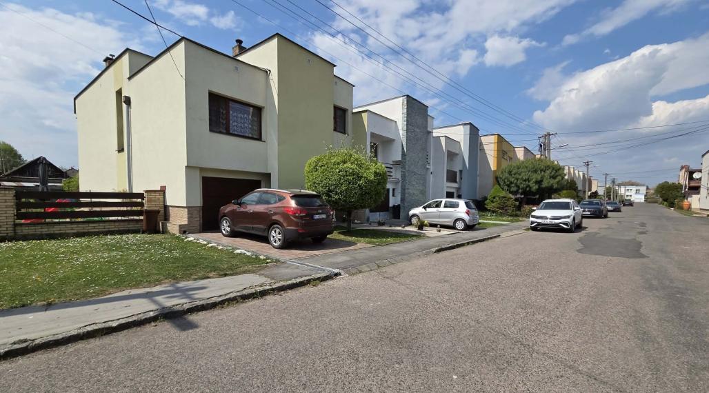 ID-3879 Krásny rodinný dom v svelej lokalite MICHALOVCE