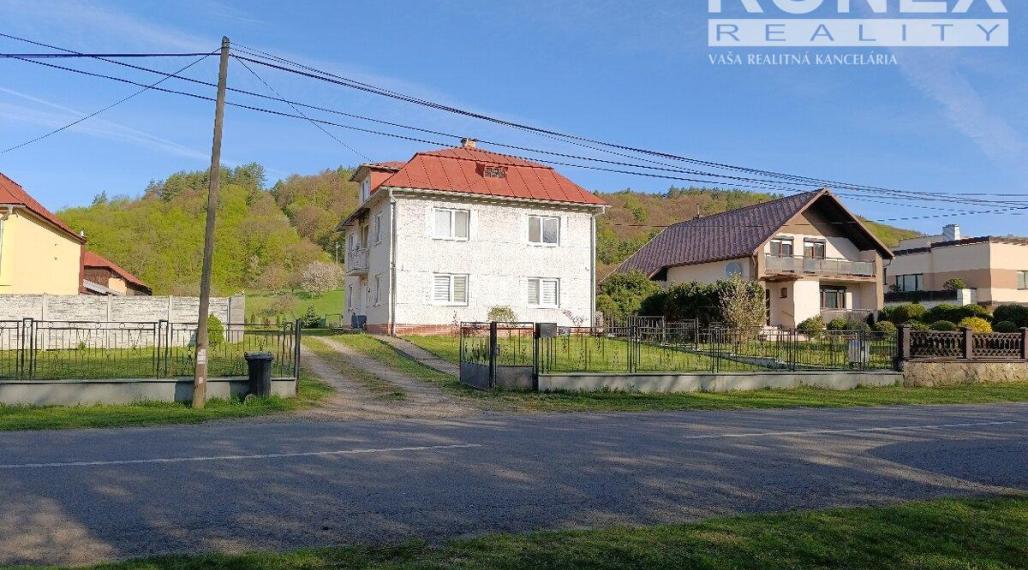 ID-3913 NA PREDAJ - Rodinný dom v obci JABLOŇ