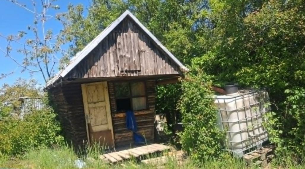 ID-3997 Rekreačný pozemok s chatkou SEČOVCE
