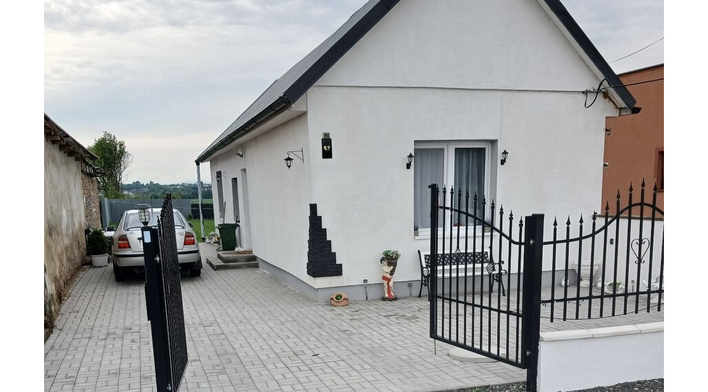 ID-4069 Rodinný dom po kompletnej rekonštrukcii v obci Hnojné