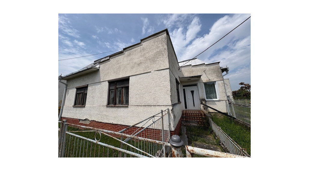 ID-4102 NA PREDAJ – Rodinný dom PAVLOVCE NAD UHOM