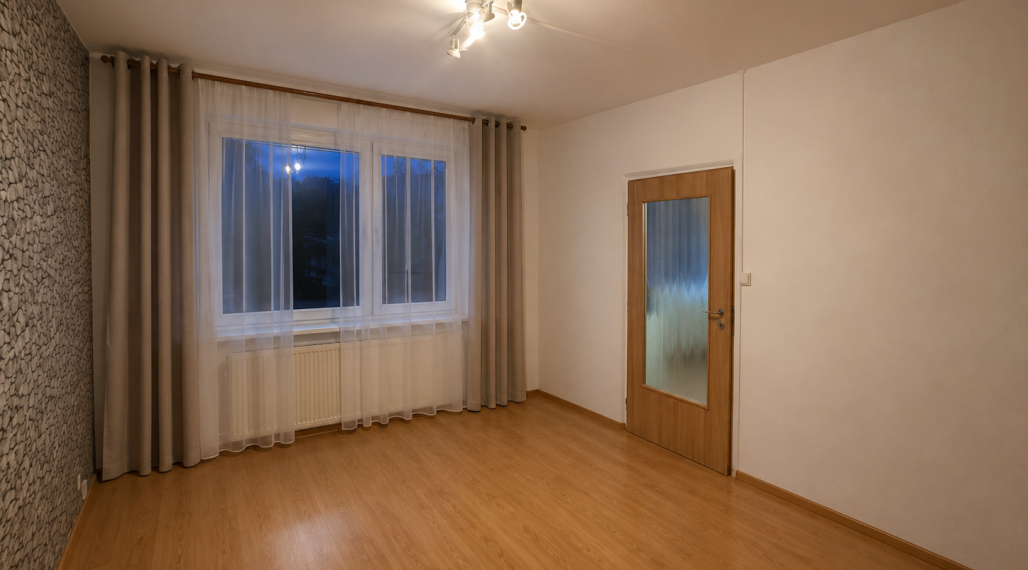 ID-4207 Na predaj priestranný 2-izbový byt v centre mesta Svidník