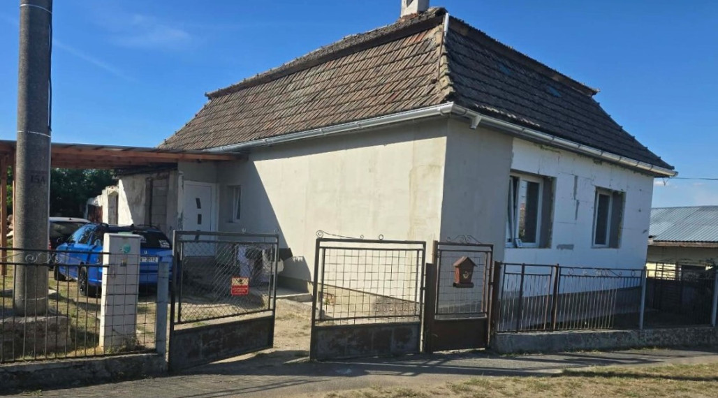 ID-4353 NA PREDAJ Rodinný dom po rekonštrukcii interiéru SOĽNIČKA