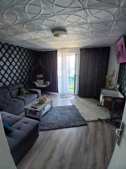 ID-4389 Priestranný 2-izbový byt s balkónom vo Vranove nad Topľou