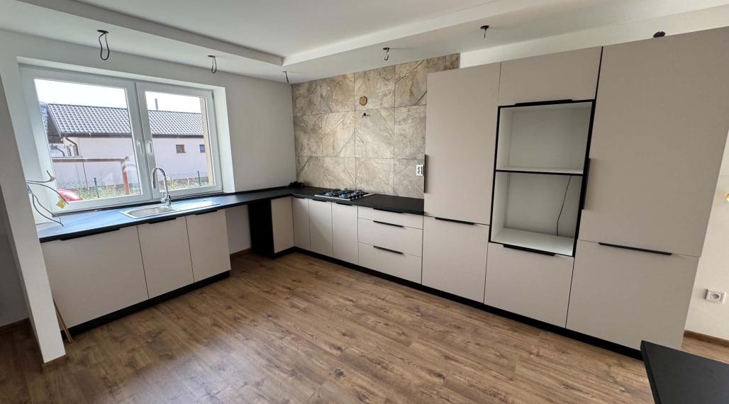 ID-4316 OPÄŤ NA PREDAJ Moderný novorekonštruovný rodinný dom JOVSA