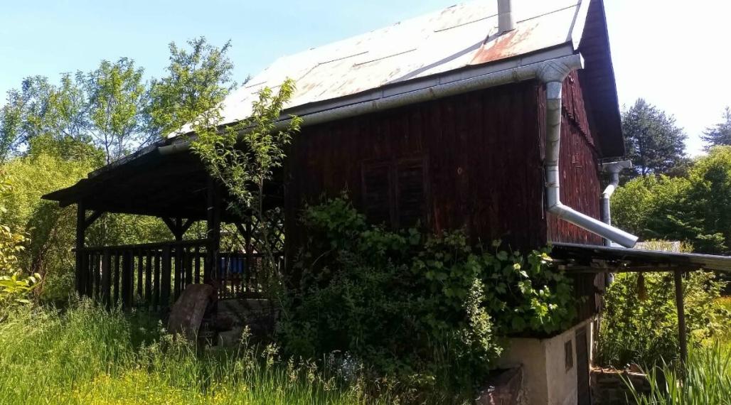 ID-4410 Rekreačná chatka so záhradkou v Snine