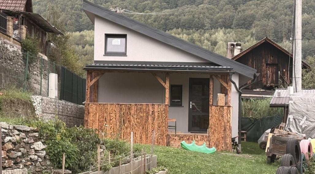 ID-4424 Na predaj moderný 3-izbový drevodom pod lesom – Gelnica, Mária Huta