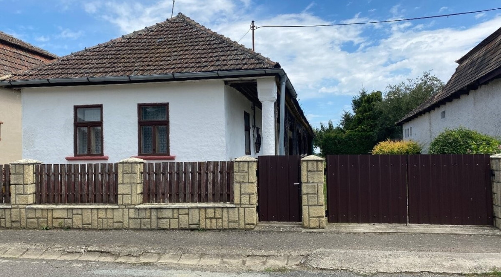 ID-4431 SUPER PONUKA Starší rodinný dom na predaj BOŤANY
