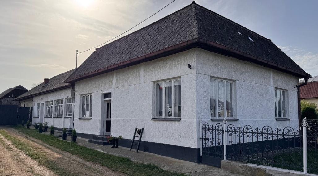 ID-4503 NA PREDAJ – Rodinný dom – štvorec v obci DRAHŇOV
