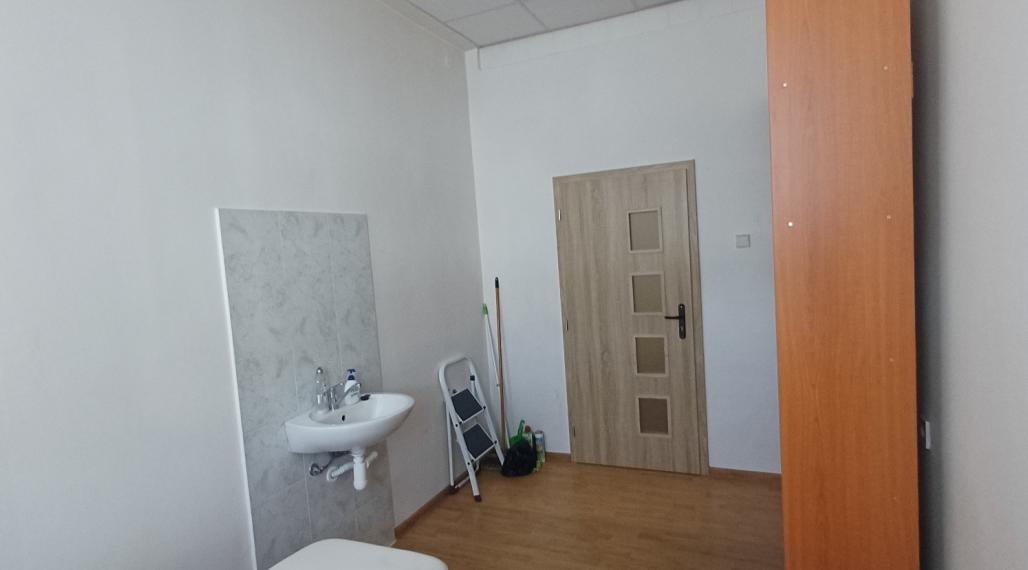 ID-9515 NA PRENÁJOM! Obchodný priestor/kancelária na ul. Masarykovej v Michalovciach