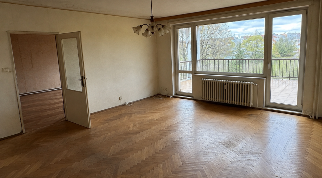 ID-4552 NA PREDAJ Priestranný 4-izbový byt KE - TERASA