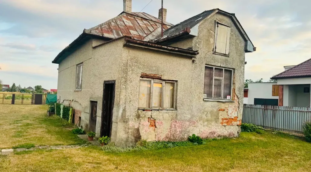 ID-4561 NA PREDAJ  POZEMOK s rodinným domom VOJČICE