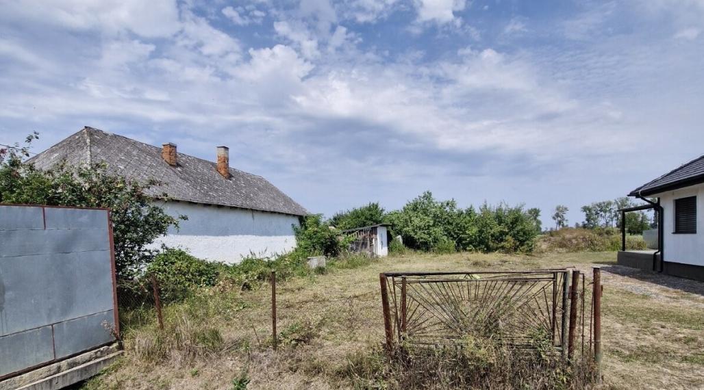 ID-4615 NA PREDAJ Pozemok pre rodinný dom TUŠICE