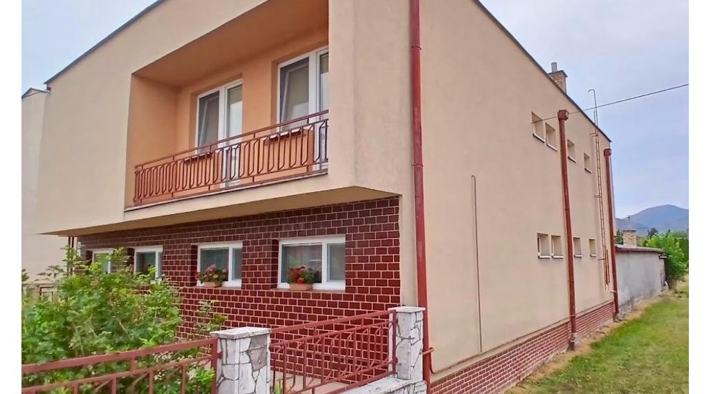 ID-4626 7-izbový rodinný dom s dvoma garážami SLOVENSKÉ NOVÉ MESTO