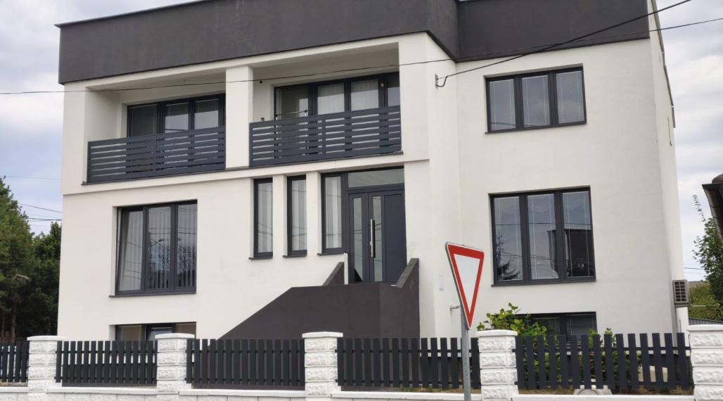 ID-4628 LUXUSNÝ a PLNE REKONŠTRUOVANÝ rodinný dom SEČOVCE