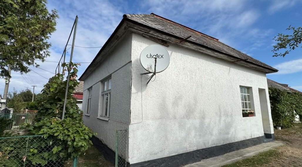 ID-4785 NA PREDAJ Štvorec s prístavbou v obci PALÍN