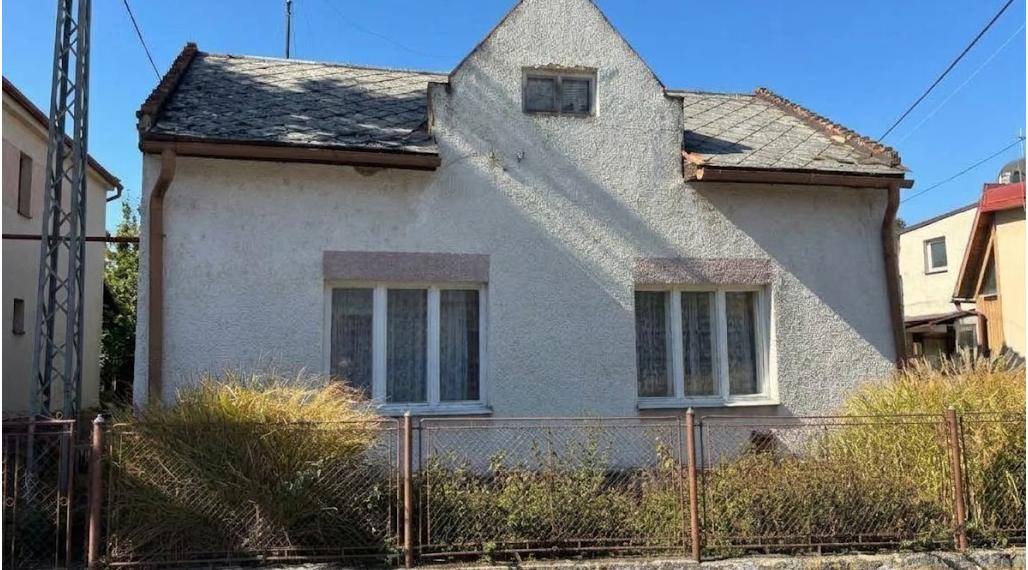 ID-4875 NA PREDAJ Rodinný dom vhodný na rekonštrukciu v centre SOBRANIEC