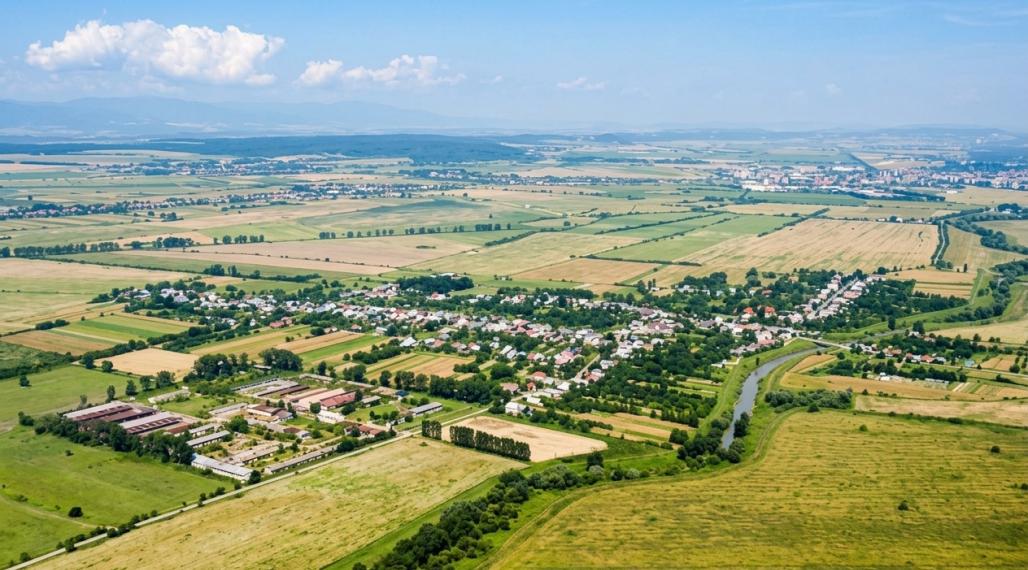 ID-4904 Pozemok so starším domom v obci Lastomír, 5 km od Michaloviec