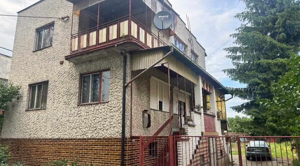 ID-4907 NA PREDAJ Poschodový rodinný dom VEĽKÉ KAPUŠANY