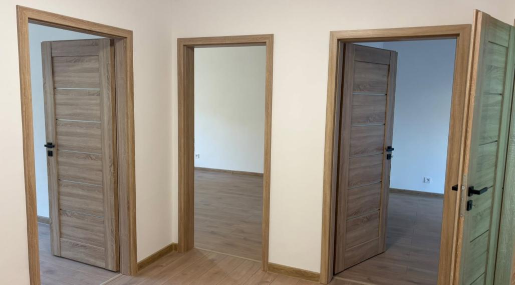 ID-4935 NA PREDAJ Priestranný 3-izbový byt – Veľké Kapušany