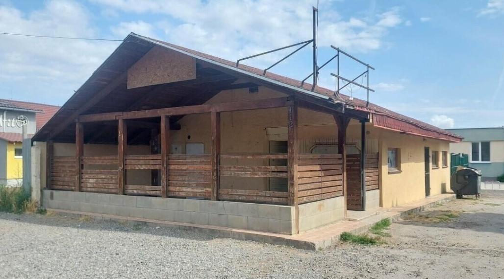 ID-4983 NA PREDAJ Komerčný objekt vo Veľkých Kapušanoch