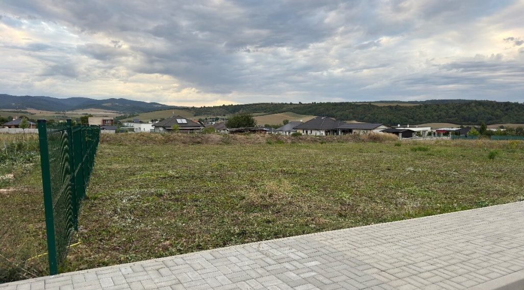 ID-4987 NA PREDAJ POZEMOK na výstavbu rodinného domu ZÁHRADNÉ