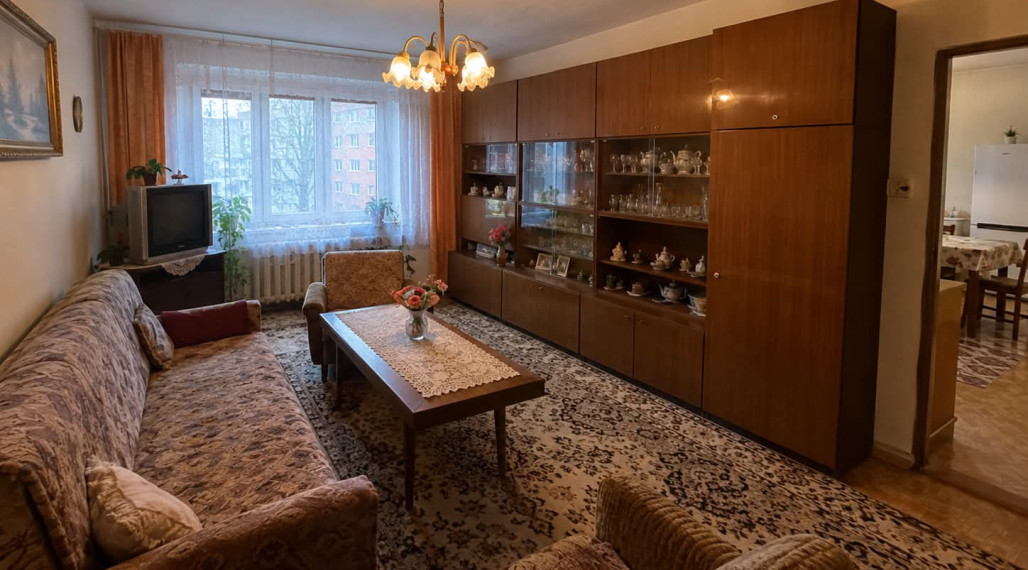 ID-4009 NA PREDAJ Zachovalý 2-izbový byt SNINA